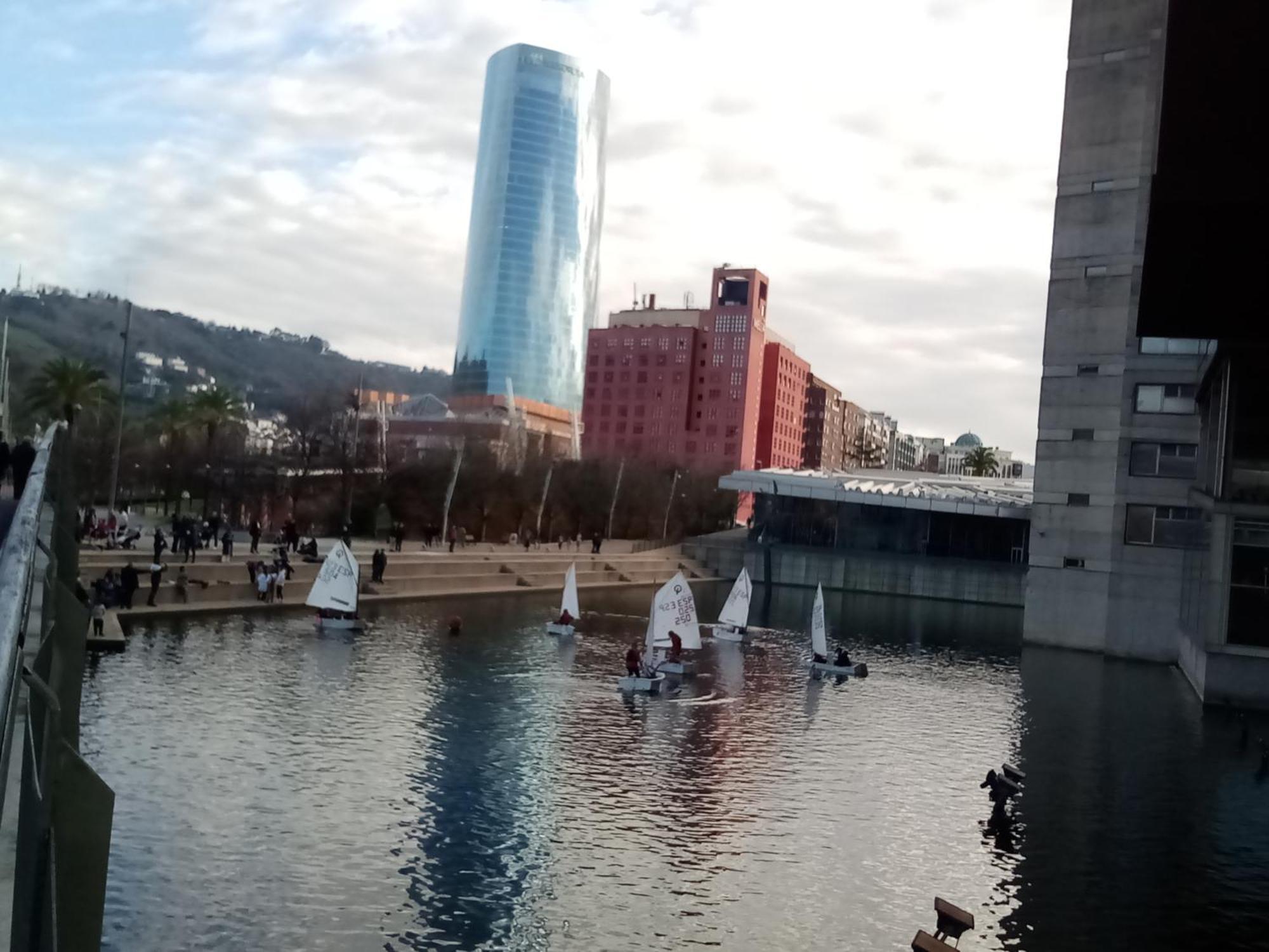 Coqueto Apartamento Frente Al Guggenheim Bilbao Exterior foto